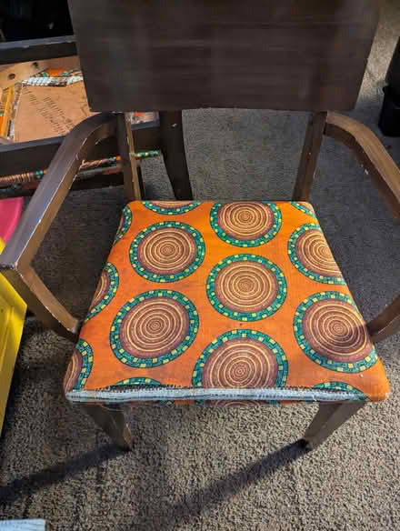 Photo of free 6 dining chairs (19143) #2
