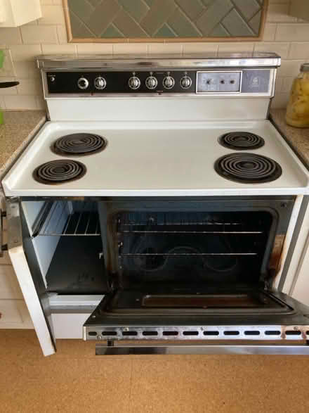 Photo of free GE Range (San Anselmo) #3