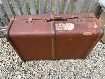 Photo of free Vintage suitcase (Northmoor OX29) #1