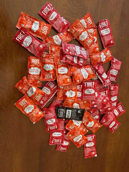 Photo of free Hot and Fire Taco Bell Packets (Freedom and Drake) #1