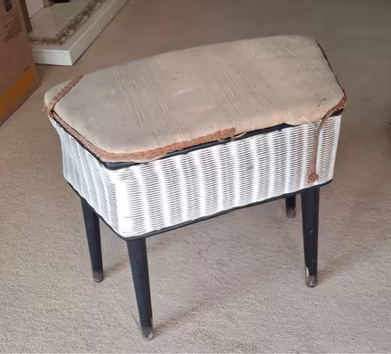 Photo of free Vintage sewing box (B42) #3