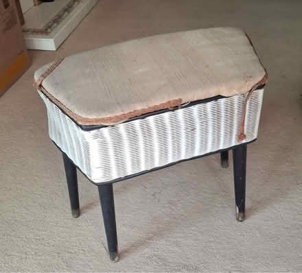 Photo of free Vintage sewing box (B42) #3
