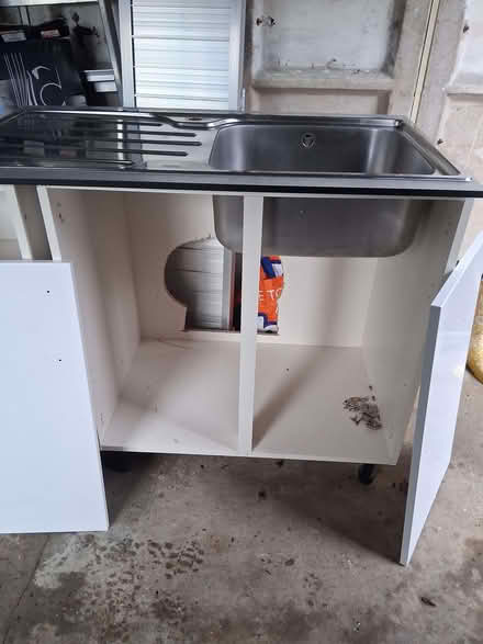 Photo of free Wickes 2021 2 units and sink (Beaumont LA1) #4