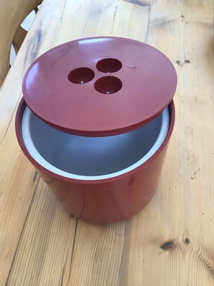 Photo of free Ice bucket (ME14) #1