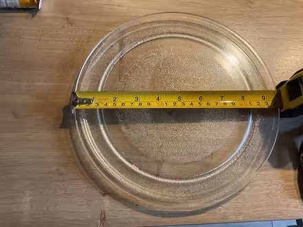 Photo of free Microwave plate (East End Glasgow G31) #1