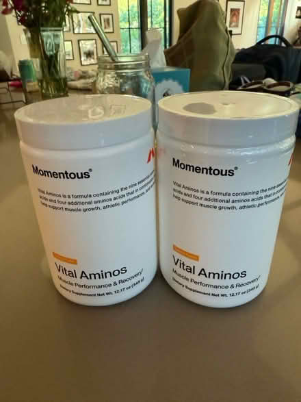 Photo of free Momentous amino acids (95070) #1