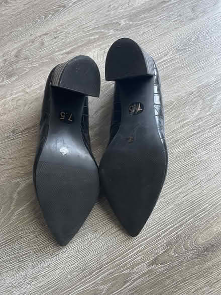 Photo of free 7.5 Womens Heels (Celebration Pointe) #1