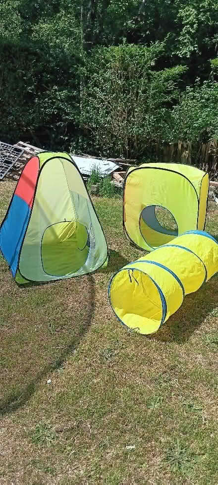 Photo of free Kids Play Tunnel and Tent Set (Rakegate Estate WV10) #1