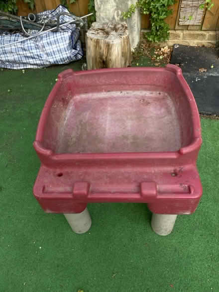 Photo of free Water table (Se279) #1
