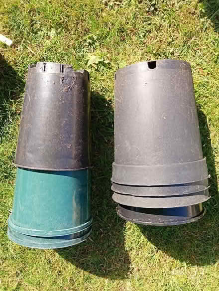 Photo of free Tall plastic pots (Temple Cowley OX4) #1