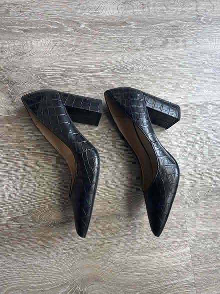 Photo of free 7.5 Womens Heels (Celebration Pointe) #4
