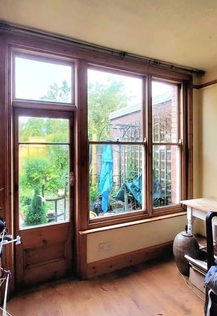 Photo of free Large sash windows. (Oswestry SY11) #4