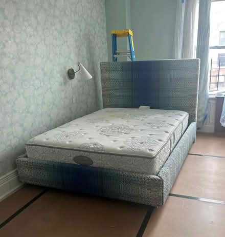 Photo of free Queen Bed (975 Park Avenue) #1