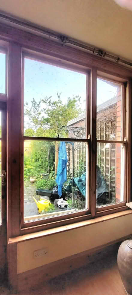 Photo of free Large sash windows. (Oswestry SY11) #1