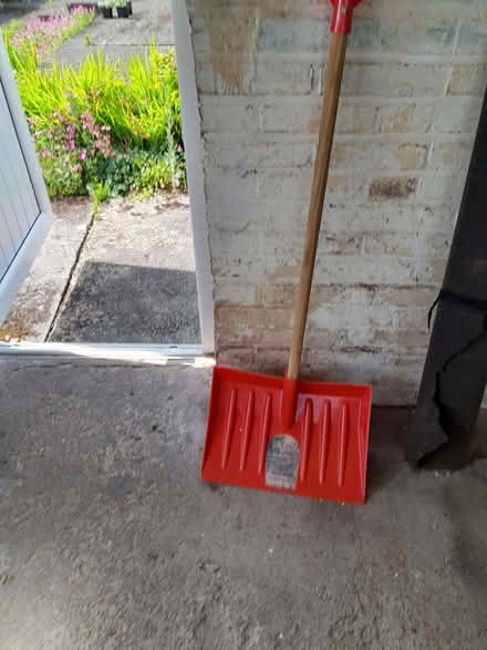 Photo of free Snow shovel (Elmhurst WS13) #1