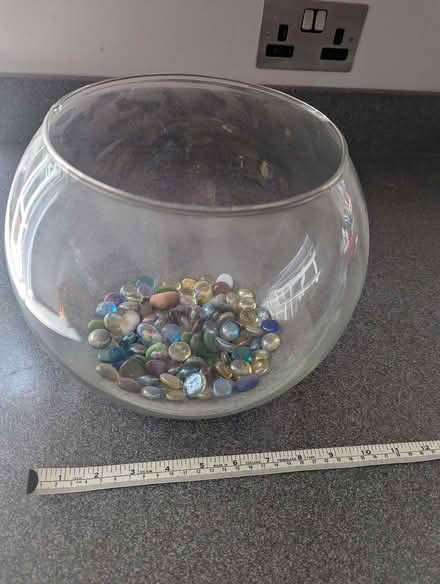 Photo of free Glass 'fishbowl' vase (largeish) (Berkhamsted HP4) #1