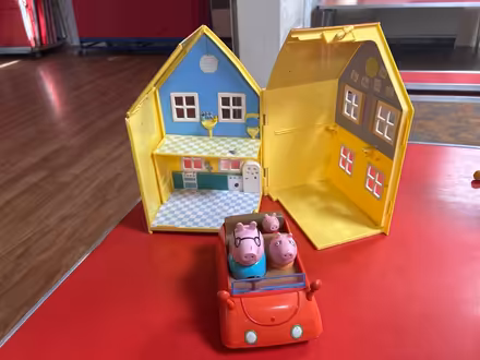 Photo of free Loads of Peppa Pig (CH60) #3
