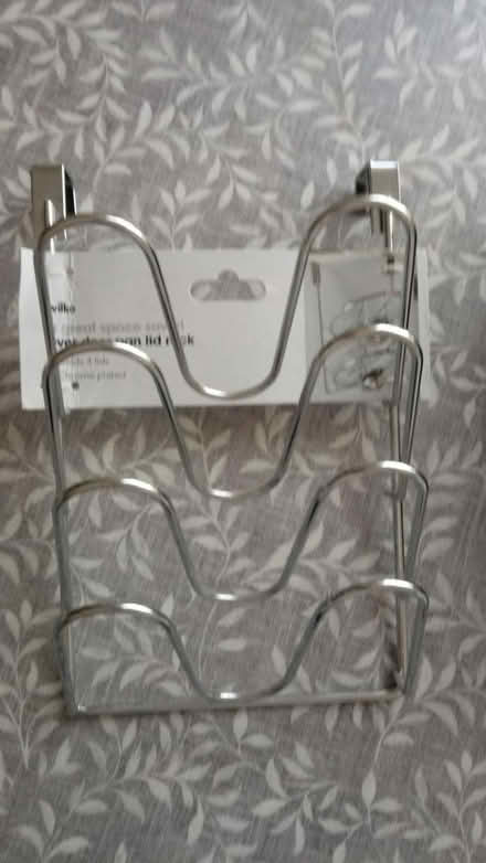 Photo of free Saucepan lid holder (Horsham, near Bennetts Field) #1