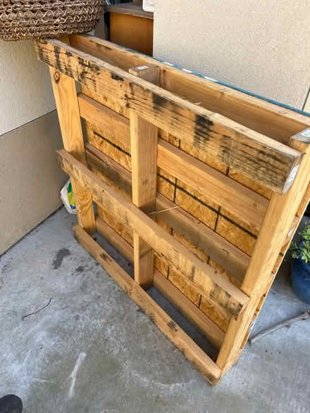 Photo of free Heavy duty pallet (483 sequoia lane Sebastopol) #1