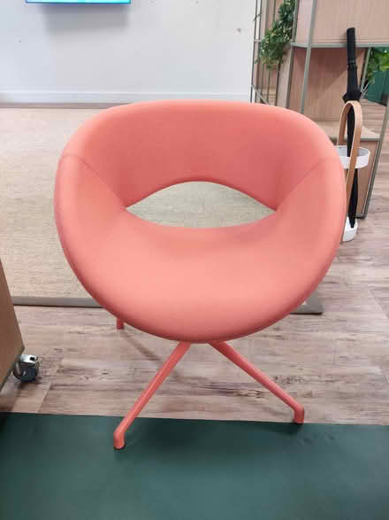 Photo of free Round upholstered chair (WC2R 1HH) #1