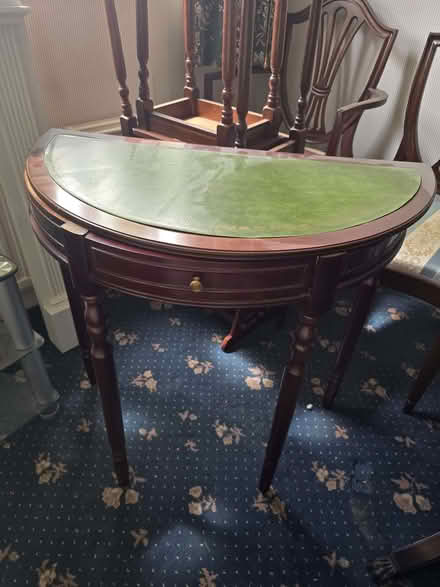 Photo of free Display table (Bramhall SK7) #1