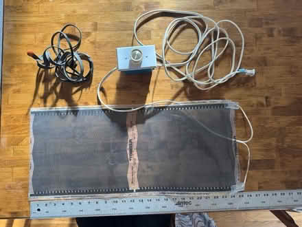 Photo of free Reptile cage heat things (Cotati west of 101) #1