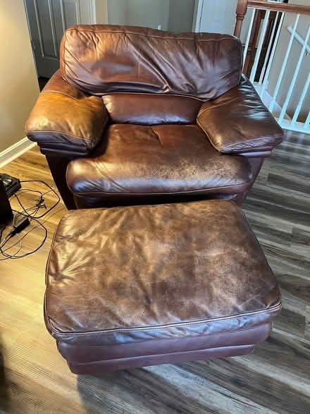 Photo of free Leather Living Room Furniture (Middletown) #2