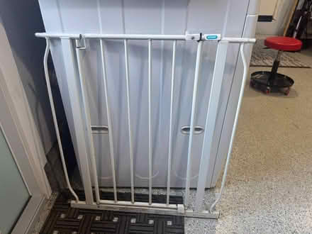 Photo of free Regalo baby gate (101 and Fair Oaks Sunnyvale) #1