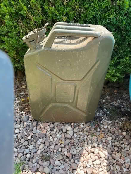 Photo of free 20L Petrol can (Little Neston CH64) #1
