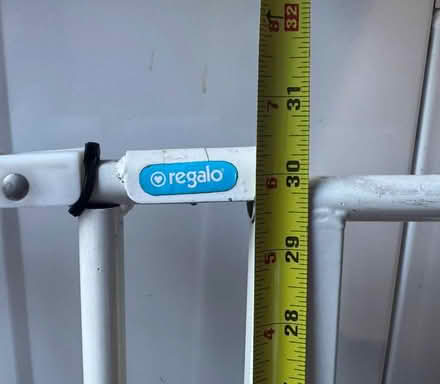 Photo of free Regalo baby gate (101 and Fair Oaks Sunnyvale) #2