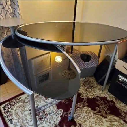Photo of free Office Desk - Modern Design (Harvard Square) #1