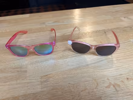 Photo of free Young girls (6/7yrs) sunglasses (Penarth CF64) #1
