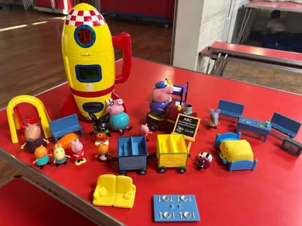 Photo of free Loads of Peppa Pig (CH60) #2