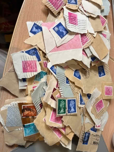Photo of free Over 100 1970’s UK stamps - mainly pink and blue (Cutteslowe OX2) #2