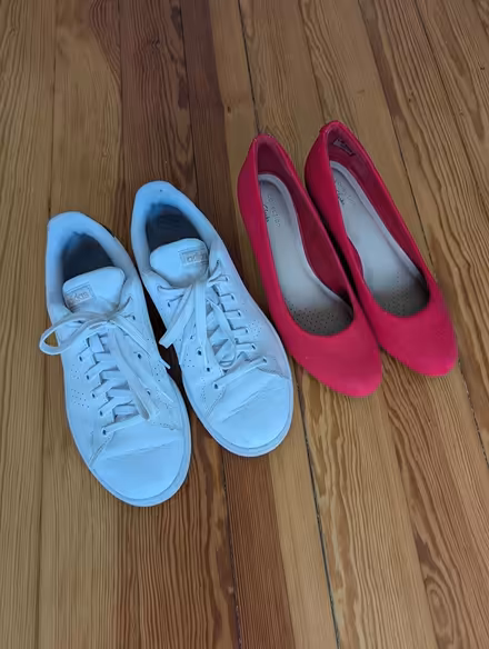 Photo of free Women's shoes size 8 (Medford) #1