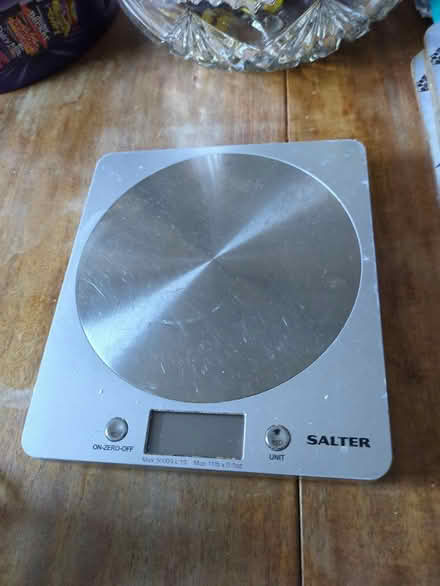 Photo of free salter Scales - spares or repairs (ME5) #1