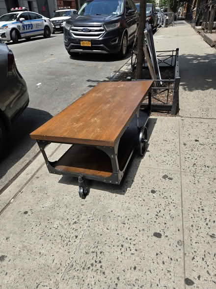 Photo of free Curb alert - Coffee table (Hell's Kitchen/Midtown West) #1
