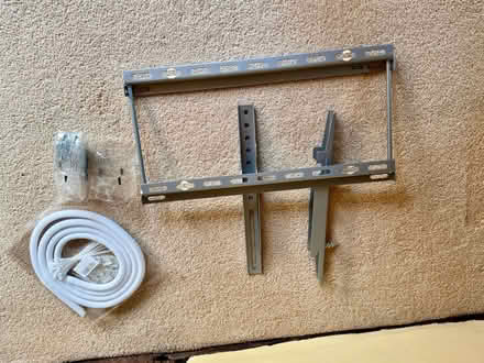Photo of free Flat to wall TV bracket and fixings (Micheldever, SO21 3DF) #1