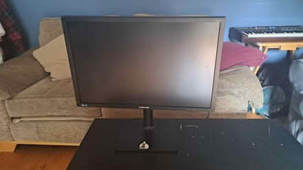 Photo of free 2 Monitor Samsung (St. James Hospital) #1