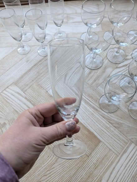 Photo of free Wine and champagne glasses (Kenley CR8) #1
