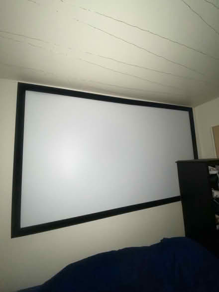 Photo of free Massive projector screen (Ballard) #1