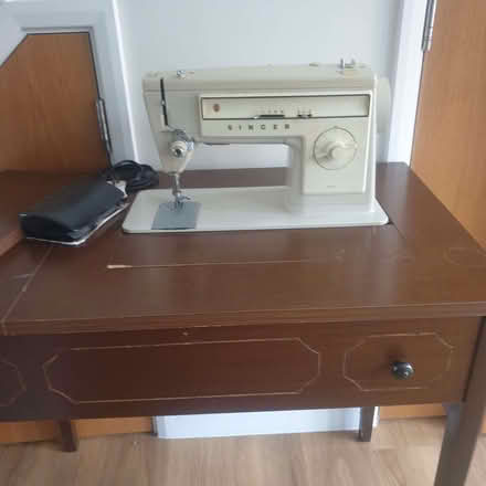 Photo of free Singer sewing machine (Baldock SG7) #2