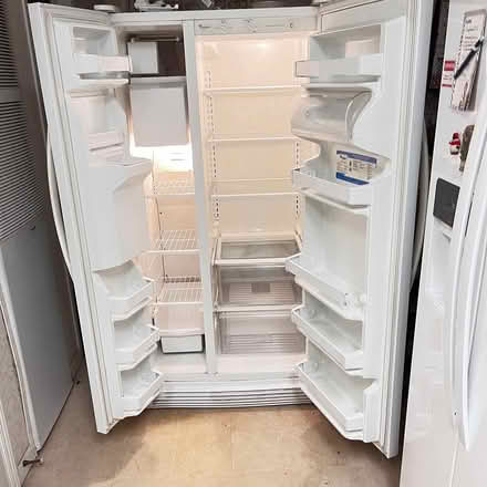Photo of free Whirlpool Fridge (Chesapeake 23320) #2