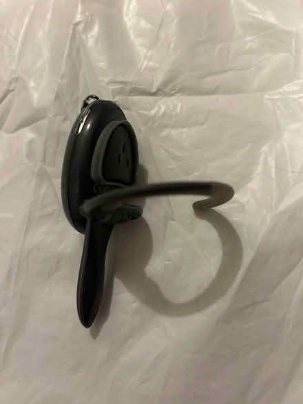 Photo of free Motorola ear piece Bluetooth (L5L 5P5) #2