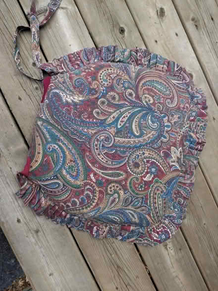 Photo of free Cushion (M2J1Y3) #1