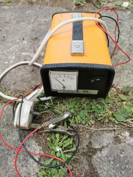 Photo of free 12V Battery Charger (Hillingdon UB10) #1