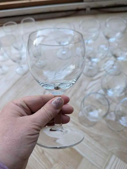 Photo of free Wine and champagne glasses (Kenley CR8) #2