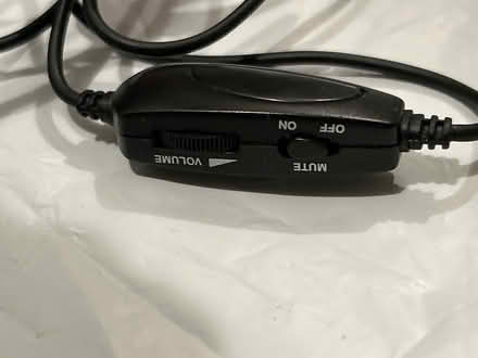 Photo of free Bluetooth ear piece (L5L 5P5) #3
