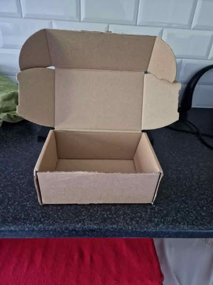Photo of free animal feeder, dog lead, Boxes (Robin Hood WF3) #2