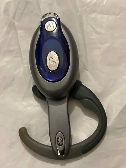 Photo of free Motorola ear piece Bluetooth (L5L 5P5) #1